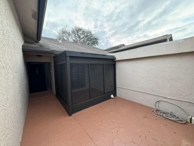 Building Photo - 5266 Fairway Woods Dr