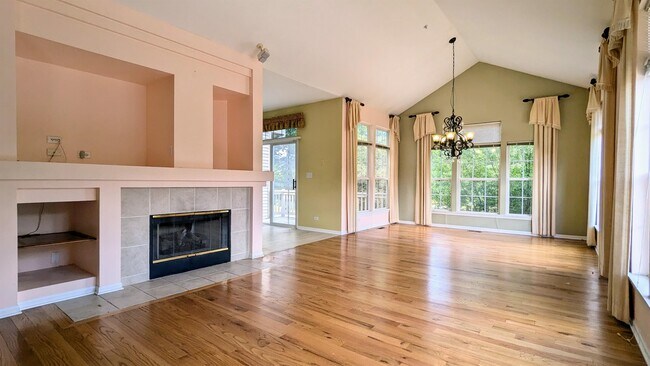 Foto del edificio - 2878 N Greenwood Ave
