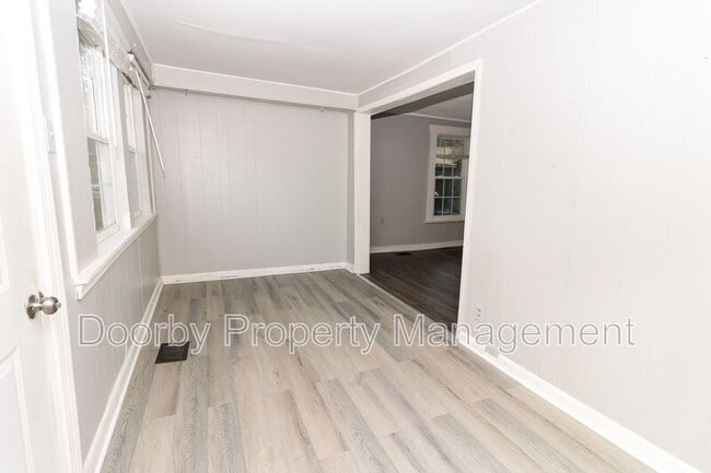 Building Photo - 2700 N Orchard Knob Ave