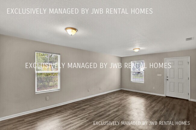 Foto del edificio - 3814 Robert C Weaver Dr