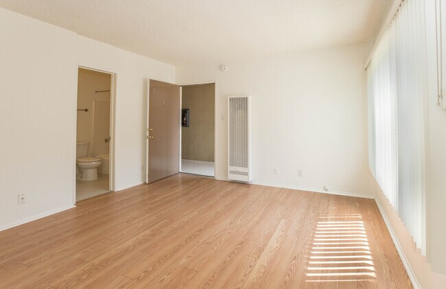 Foto del edificio - 2344 Walnut Ave