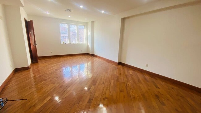 Building Photo - 20-07 37th St