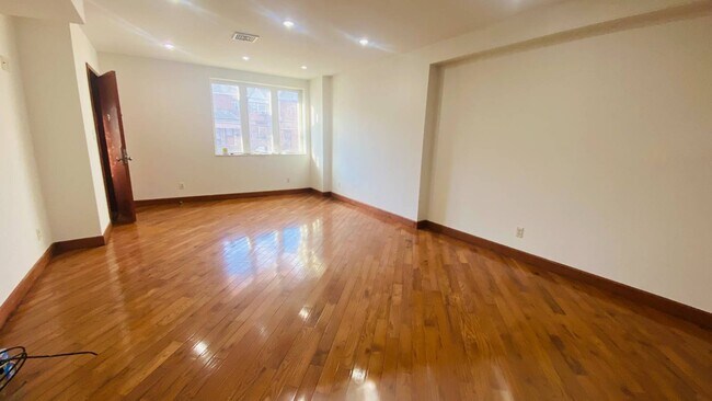 Foto del edificio - 20-07 37th St