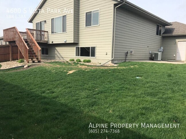 Building Photo - 5 Bed/3 Bath West Side Home For Rent!