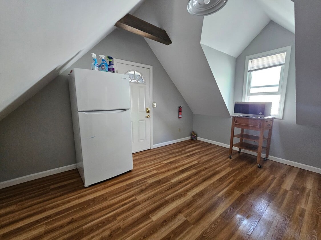 Photo - 120 North St