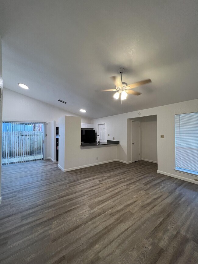 Foto del edificio - 8848 Meadow Range St