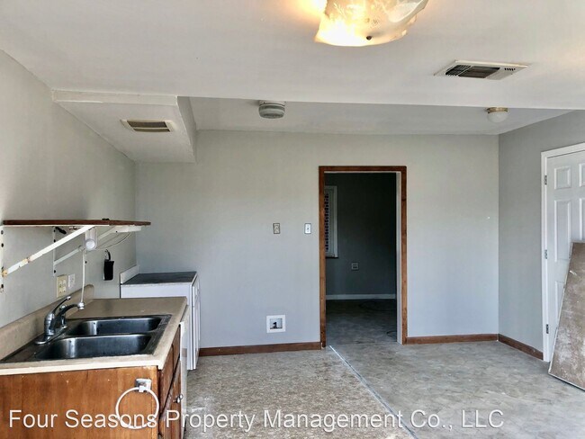 Building Photo - 3 br, 1 bath House - 9528 Nevada Ave