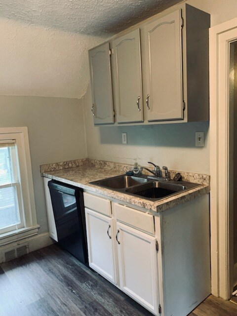 Foto principal - 161 Cypress St