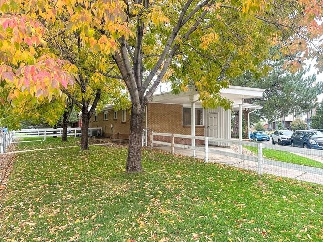 Beautifully Remodeled Duplex in Downtown L... - Beautifully Remodeled Duplex in Downtown L... House
