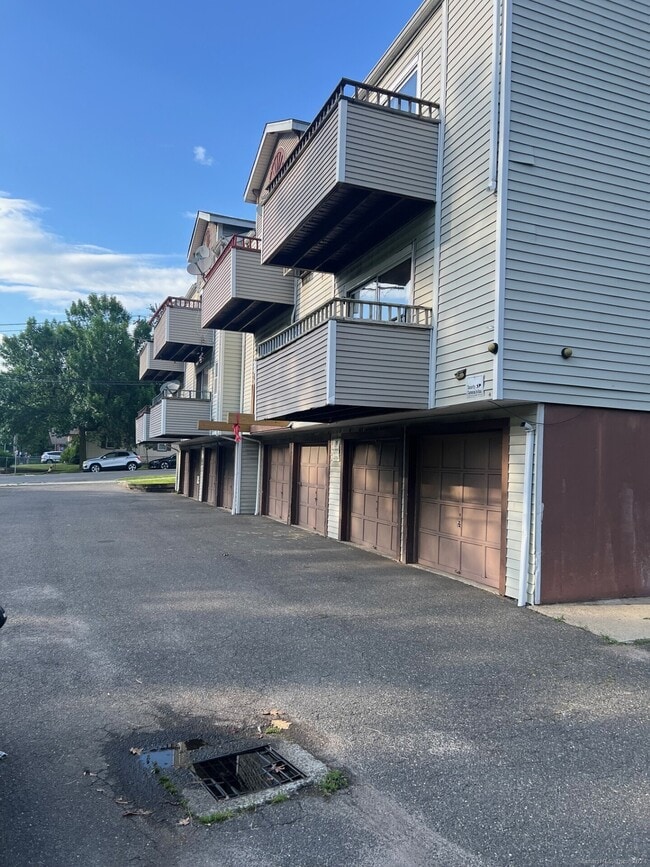 Building Photo - 1079 Ella T Grasso Blvd