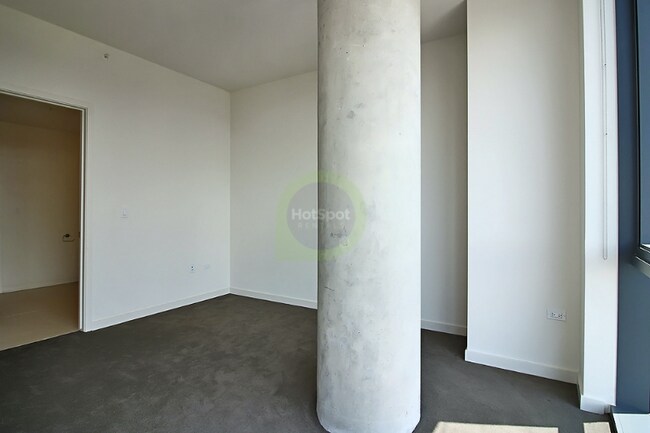 Building Photo - 204 N Halsted St