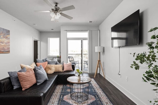 Building Photo - 8506 Westfield Blvd