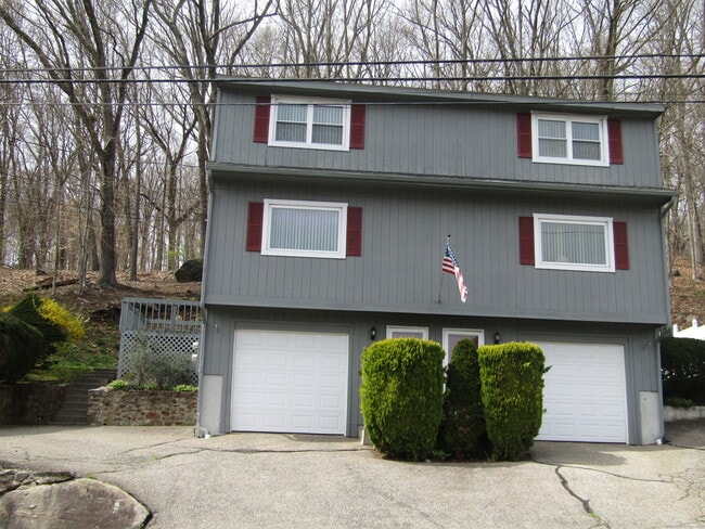 Building Photo - 219 Beaver St