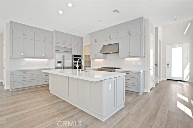 Building Photo - 200 Brackens