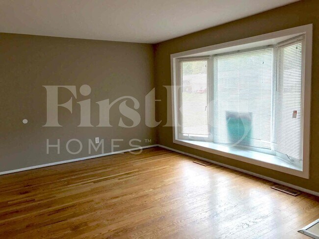 Foto del edificio - 910 Claver Ln