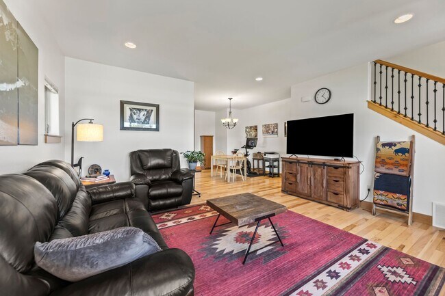 Foto del edificio - High End 3 Bed 2.5 Bath Home In Bozeman! N...