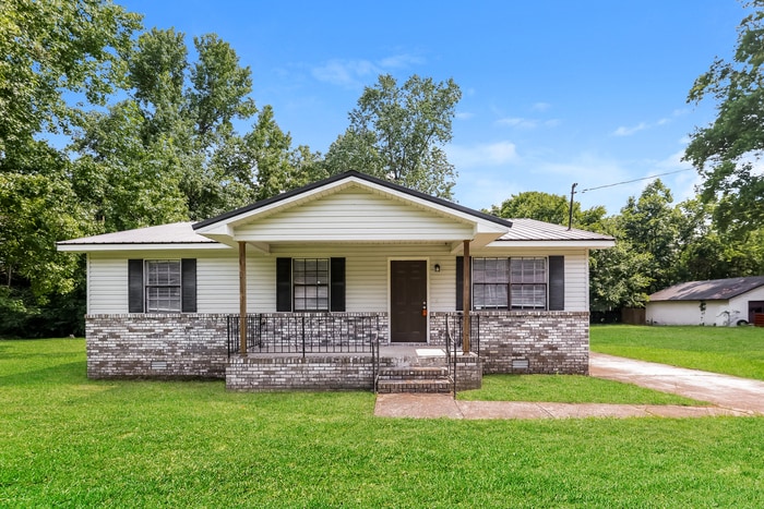 Foto principal - Cozy 3 Bedroom Home in Pleasant Grove, AL