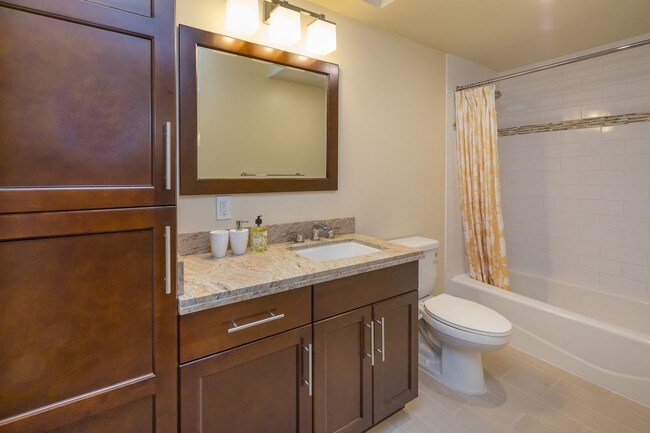 Building Photo - 1810 Kaioo Dr