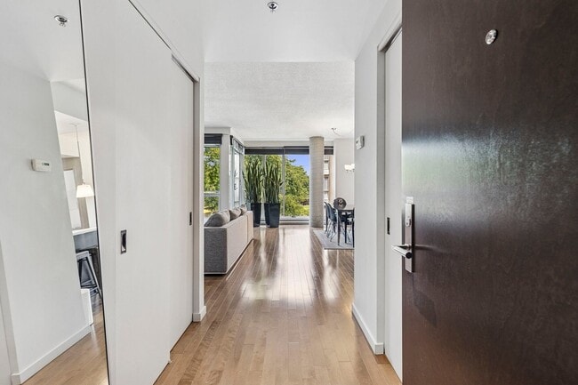 Building Photo - 210 Chem. du Golf