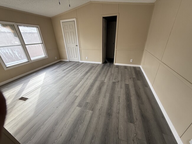 Building Photo - 738 Old Clemson Hwy