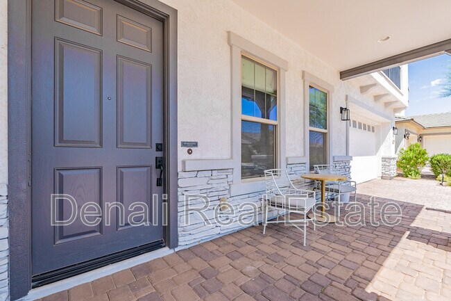 Building Photo - 21150 E Carriage Way