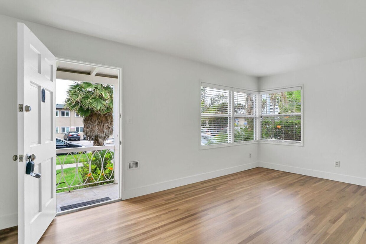 Foto principal - Chalcedony St Triplex 810-812