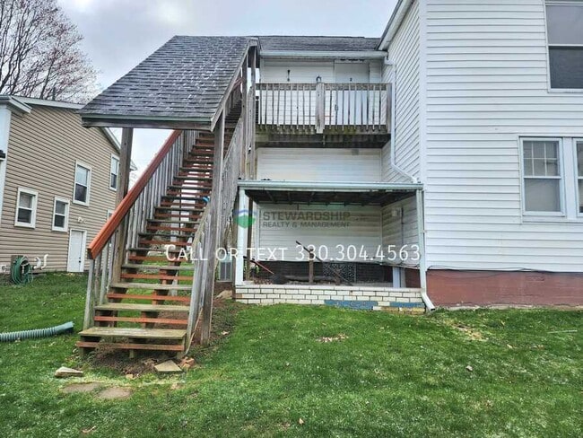 Building Photo - 535 W Maple St