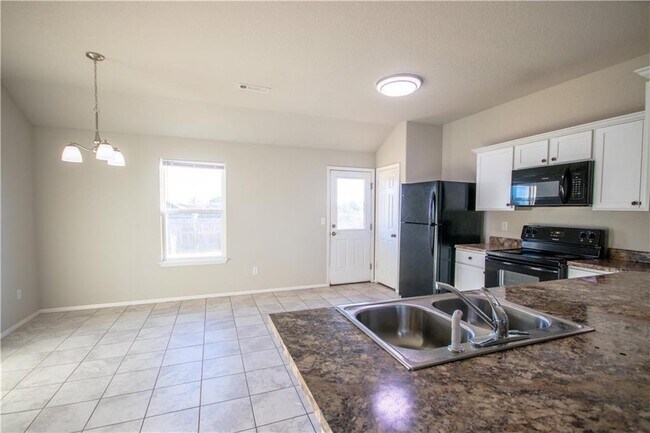 Foto del edificio - 2315 Hickory Wood Ave