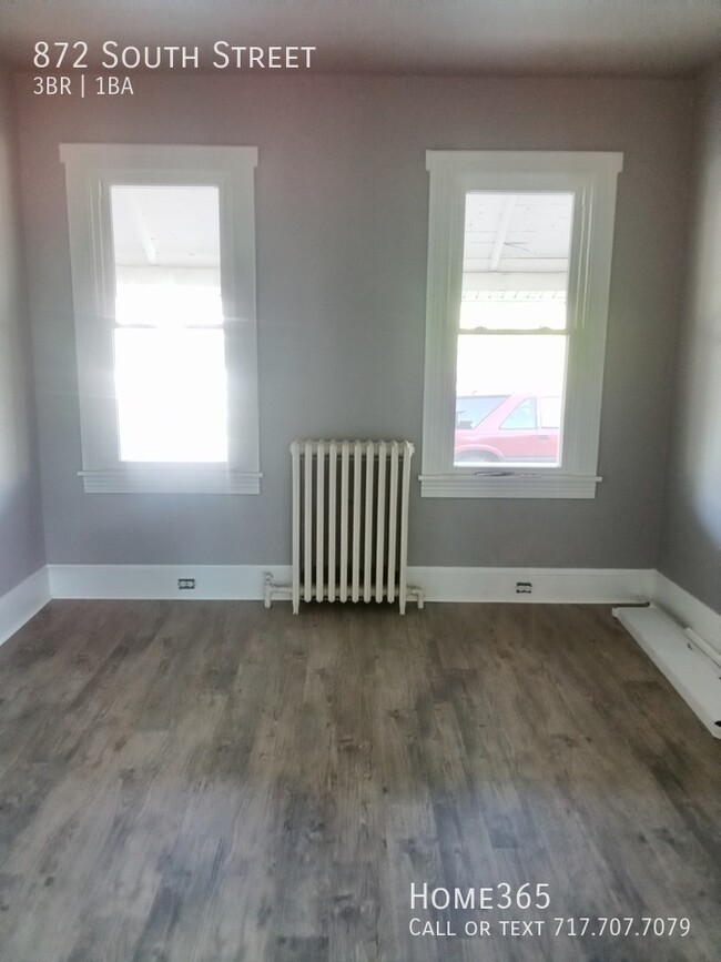 Building Photo - Modern 3 bedroom Home