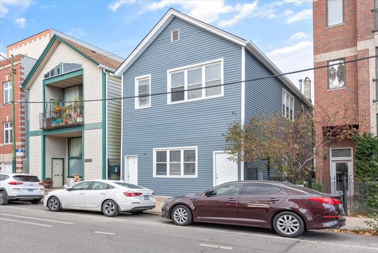 Foto principal - Available May 1st! Spacious & Fully-update...