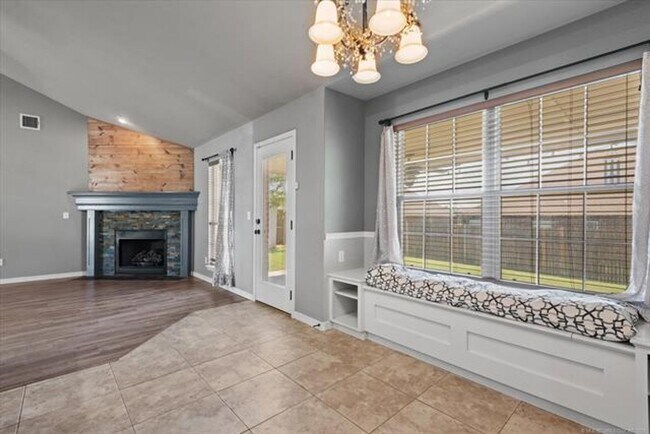 Foto del edificio - 4 Bedroom/2 Bath -Owasso Schools