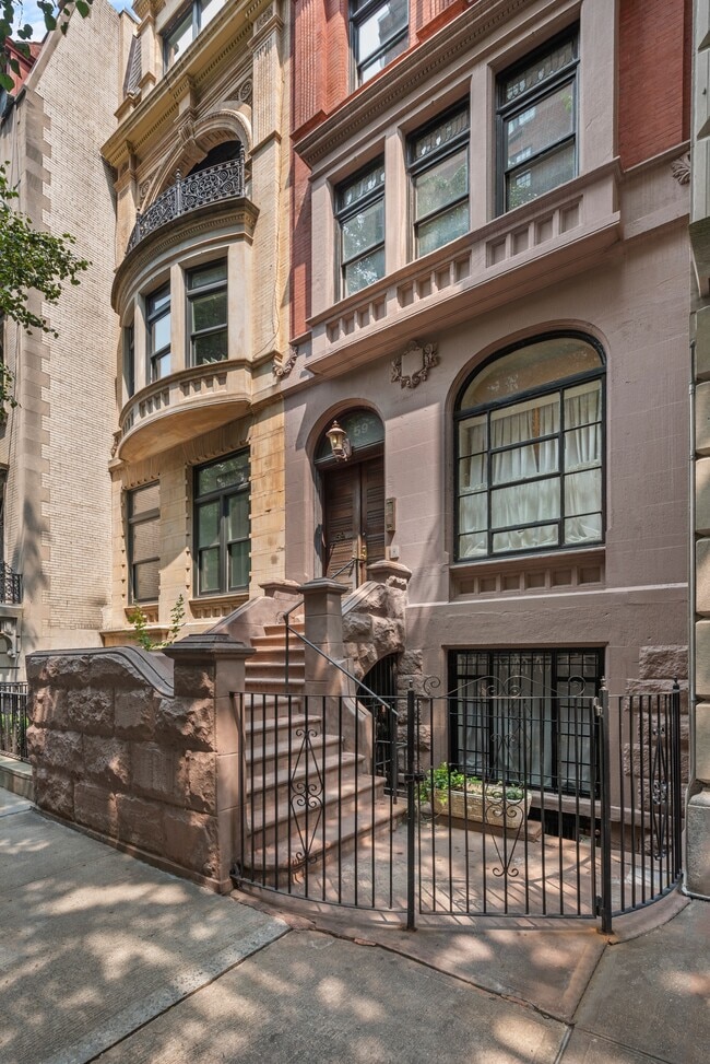 Building Photo - 59 E 73rd St