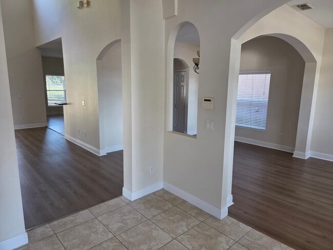 Foto del edificio - 2819 Roseglen Way