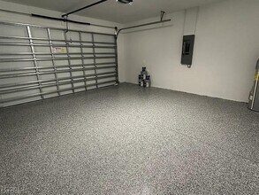 Building Photo - 320 NW 17th Pl Building Photo - 320 NW 17th Pl