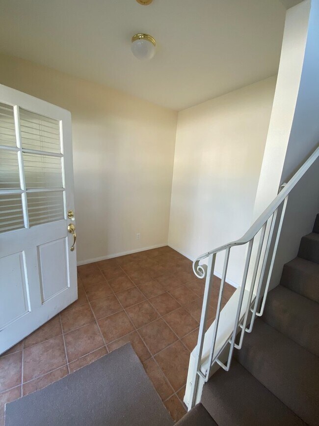 Foto del edificio - Santa Barbara - Cute two bedroom, one bath...