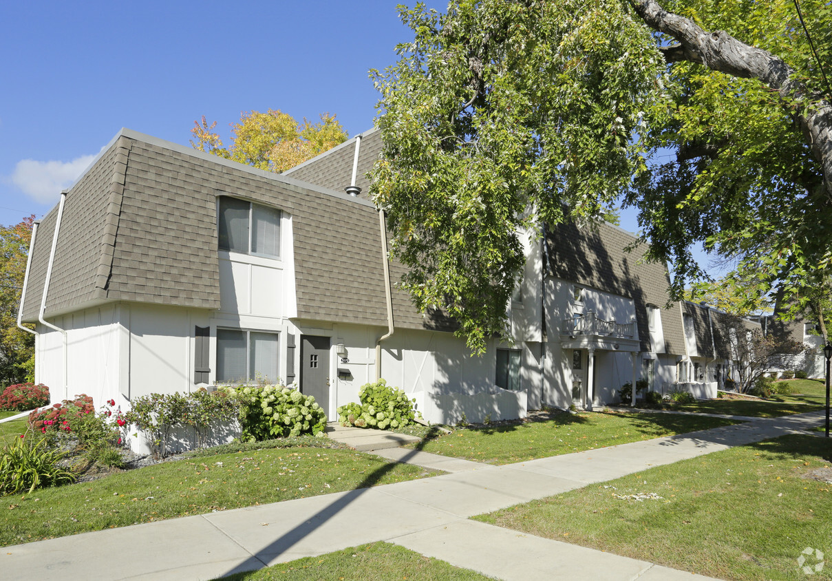 Primary Photo - Cottages of Edina