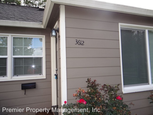 Building Photo - 2 br, 1 bath House - 3612 E. Evergreen Blvd