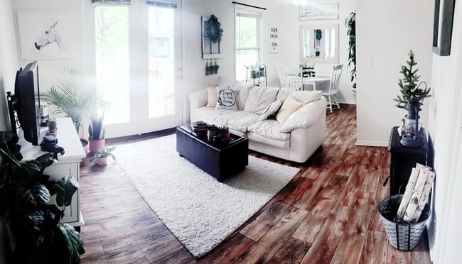 Foto del edificio - 1002 Millwood Dr