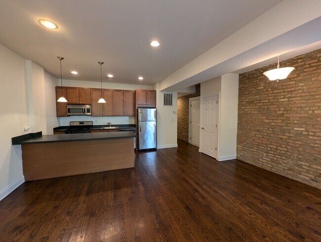 Foto del edificio - 2834 N Albany Ave