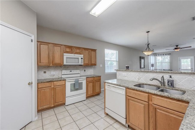 Foto del edificio - 8108 Swan Park Dr