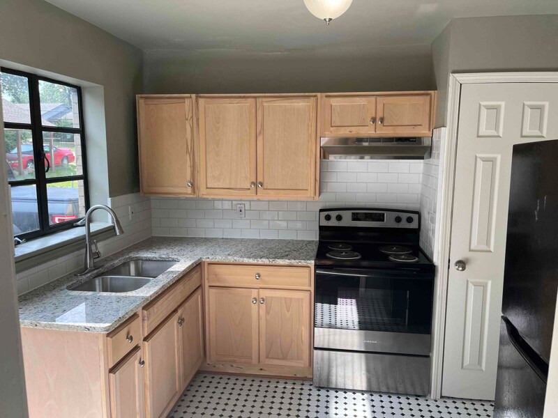 Foto principal - 2206 Marshall St