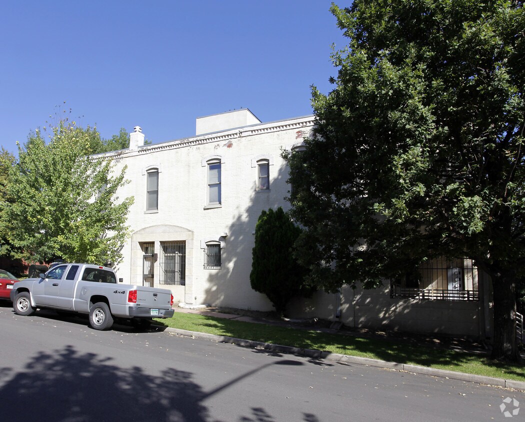 Building Photo - 3100 Umatilla St