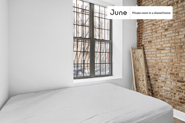 Foto del edificio - Contemporary ROOM at The Clark House