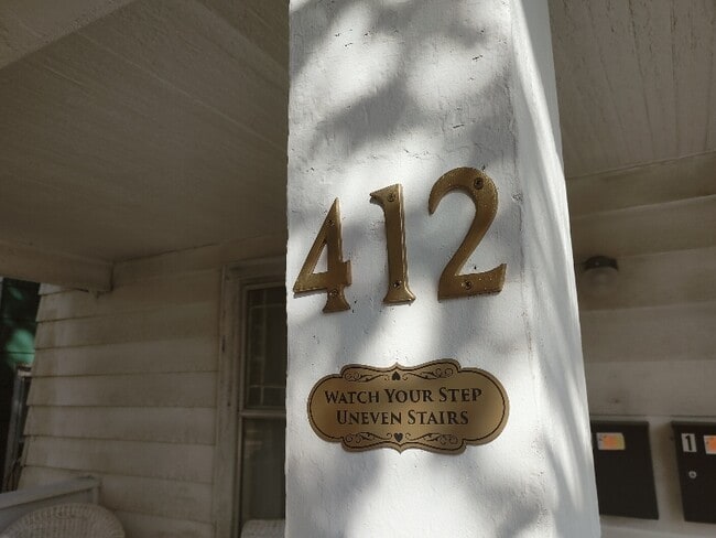 Photo - 412 W Saginaw St Apartment