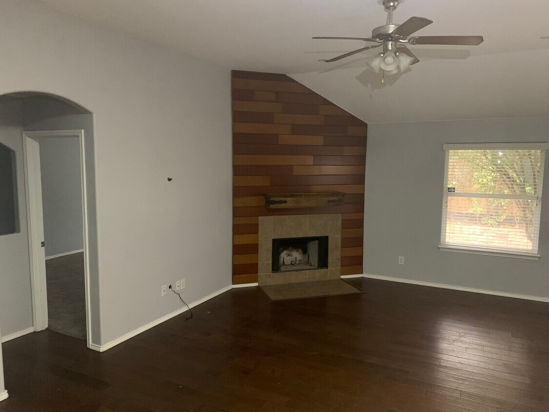 Beautiful Fireplace - 4732 Homelands Way