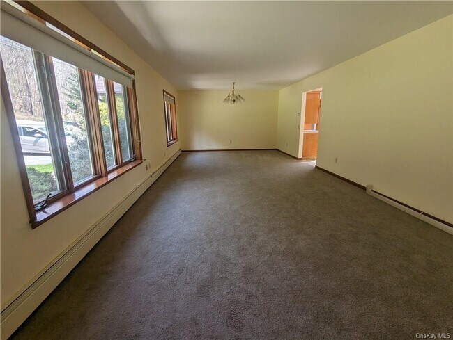 Foto del edificio - 59 Fox Mountain Rd