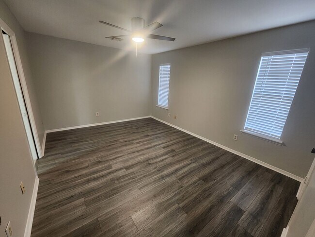Building Photo - Remodeled Corner Lot, Large Backyard With ...