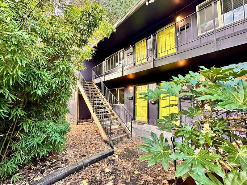 Photo - 127 SE 30th Pl