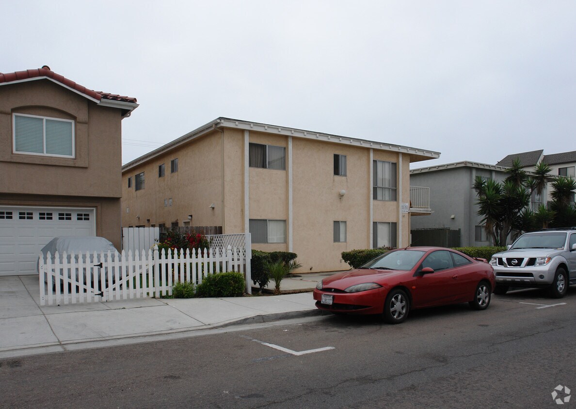Building Photo - 145 Evergreen Ave