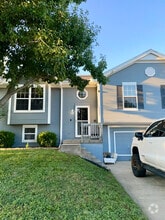 Building Photo - 10623 N Wallace Ave